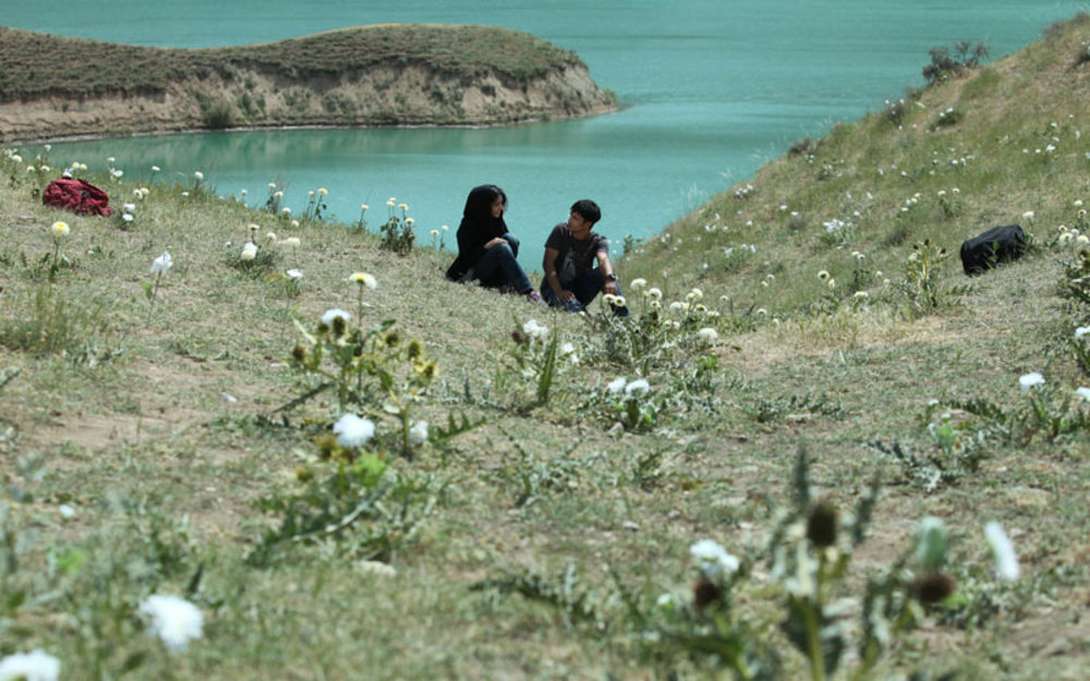 ساغر قناعت و ساعد سهيلی در نمایی از فیلم «مالاریا»